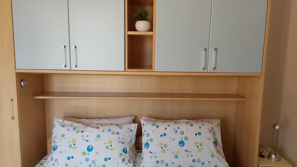 Bed, Bedroom, wardrobe