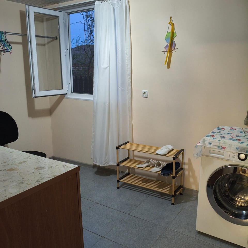 Guesthouse - Happy house in Kutaisi Bed and Breakfast in Georgia