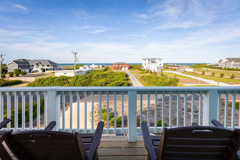 Steps to Beach Heated Pool Hot Tub Pet Friendly House in Southern Shores