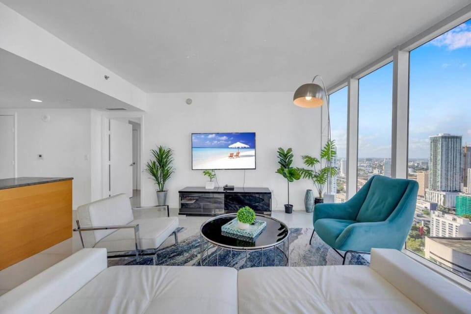 Sun, Style and Skyline Modern Icon Brickell 2BR Apartment in Brickell