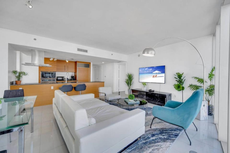 Sun, Style and Skyline Modern Icon Brickell 2BR Apartment in Brickell