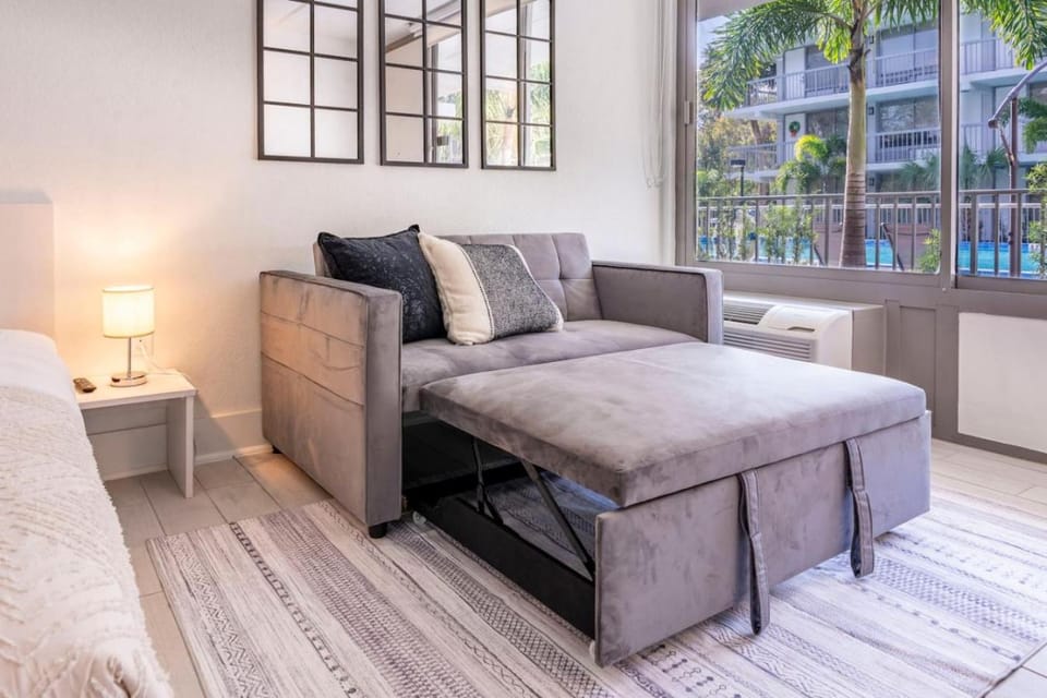 Modern New APT in perfect Location only 10min to Disney Apartment in Osceola County