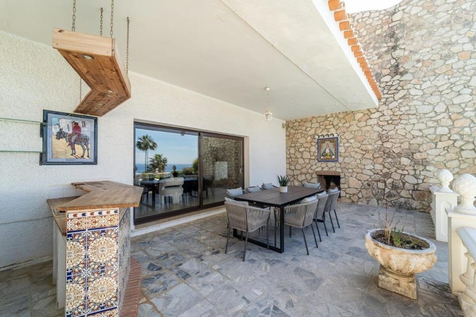 Stylish Villa París Villa in Costa del Sol