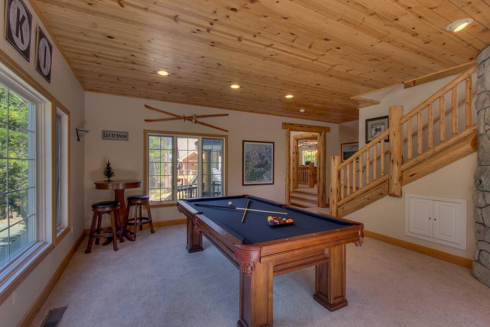 Prima Del Norte - Hot tub Pool Table Arcade Game House in South Lake Tahoe