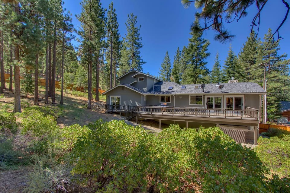 Prima Del Norte - Hot tub Pool Table Arcade Game House in South Lake Tahoe