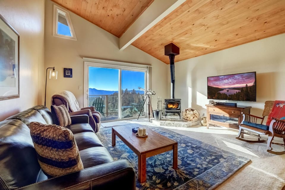 Scenic Escape - BEST views of Lake Tahoe House in Round Hill Village