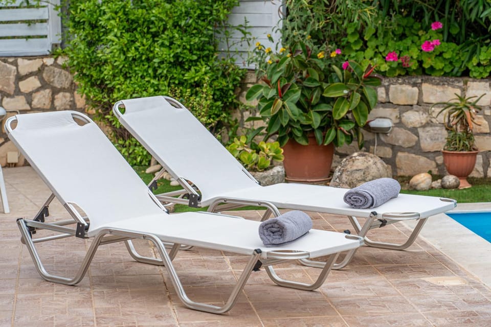 Patio, Garden, Garden view, Pool view, Swimming pool, sunbed