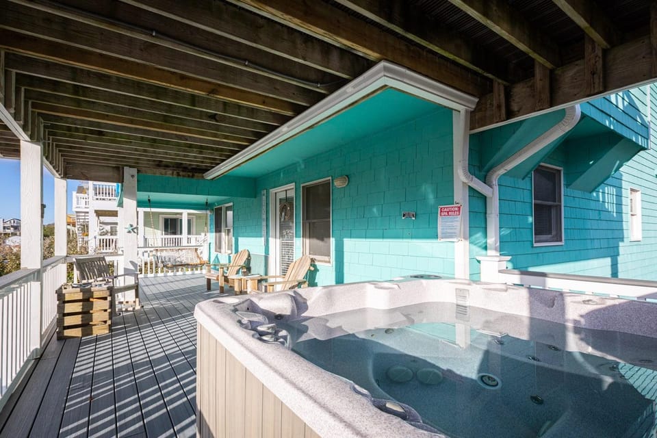 Steps to Beach Hot Tub and Community Pool Access House in Corolla