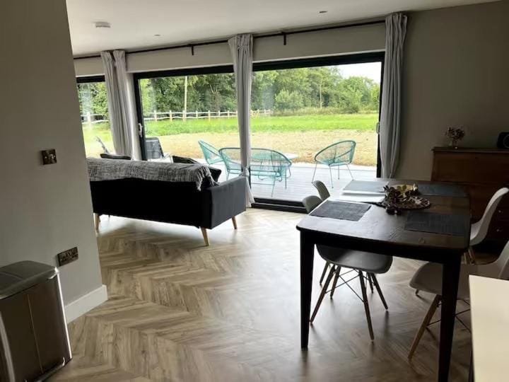 Large House, Spa Retreat House in Borough of Swale