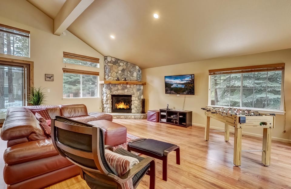 Sutter Trail Sparkles - Air conditioned large family home House in South Lake Tahoe