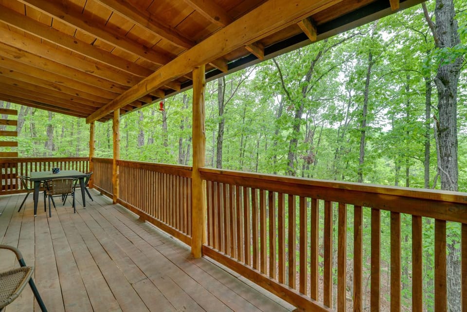4 Mi to Beaver Lake Peaceful Log Cabin with Deck! Cabin in Beaver Lake