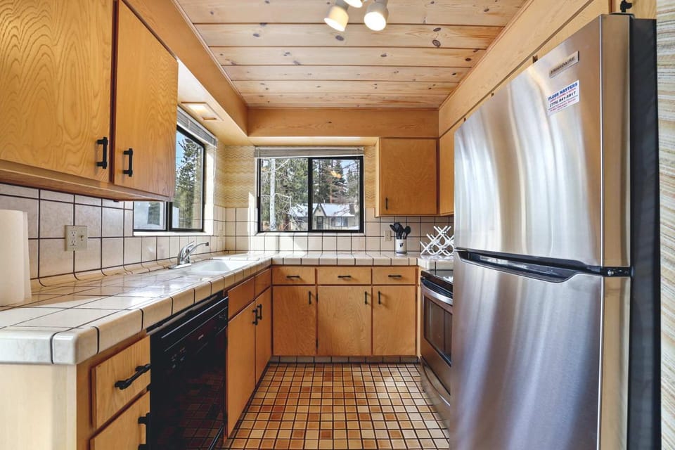 Tahoe Forest Chalet 3BR House with AC House in Round Hill Village