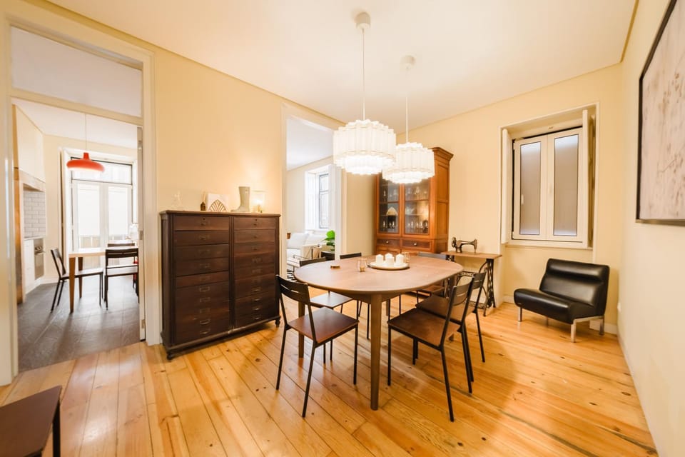 Beautiful 41BR wAC - in Heart of Lisbon Apartment in Lisbon
