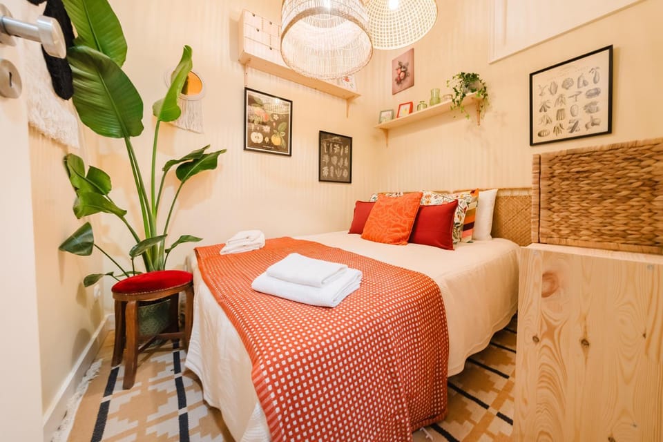 Beautiful 41BR wAC - in Heart of Lisbon Apartment in Lisbon