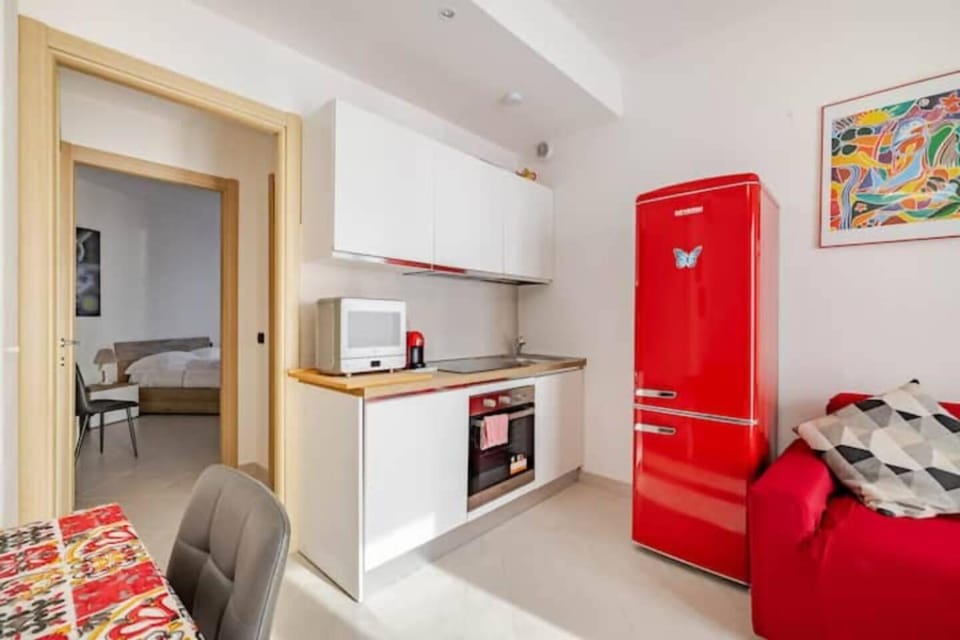 Iris Apartment | Vista Gallinara Apartment in Albenga