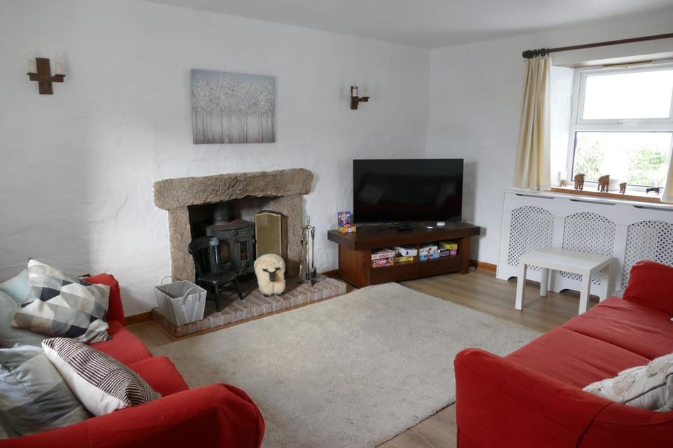 Property building, TV and multimedia, Living room