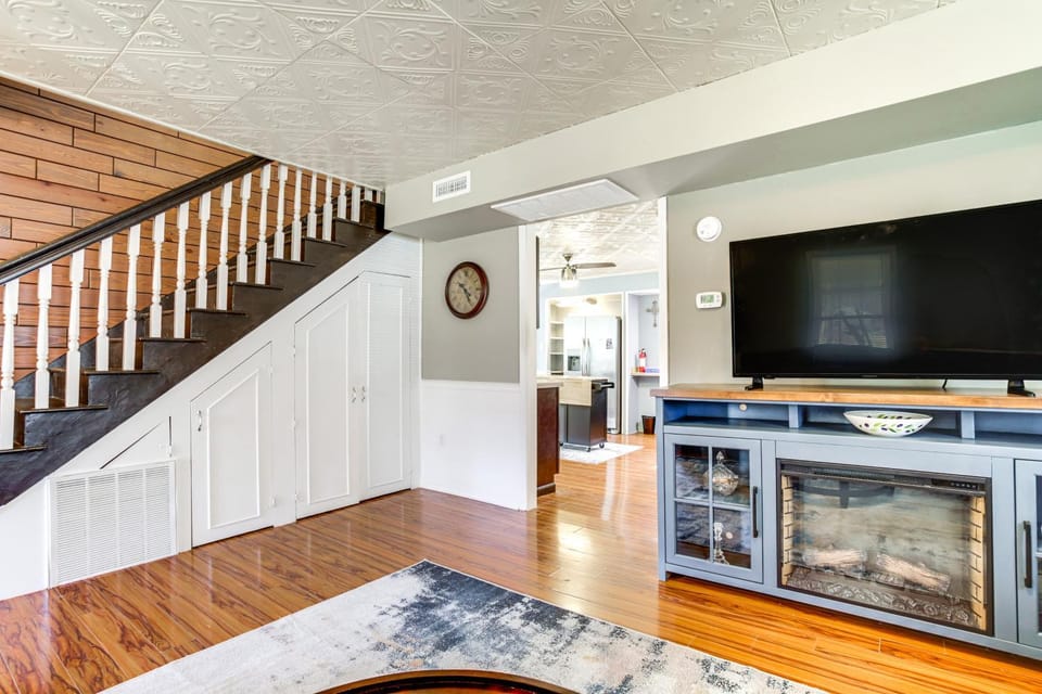 Walk to Main Street: Family-Friendly Crisfield Gem House in Maryland