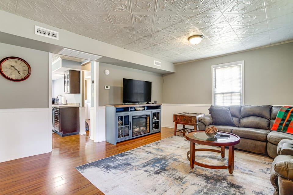 Walk to Main Street: Family-Friendly Crisfield Gem House in Maryland