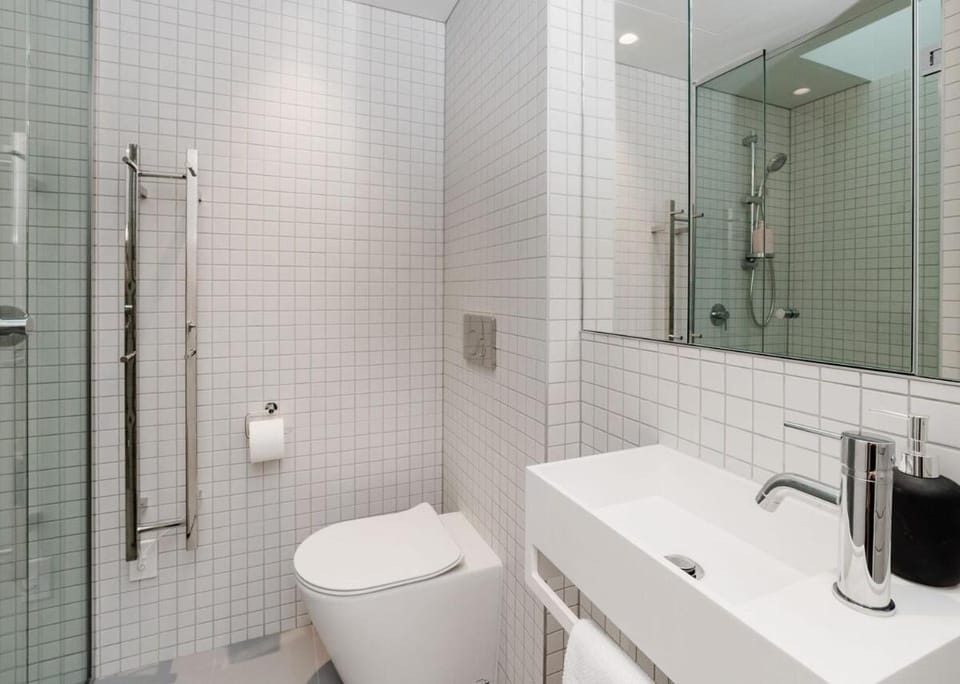 Spacious 2BR Oasis in Central Wellington w Terrace Apartment in Wellington