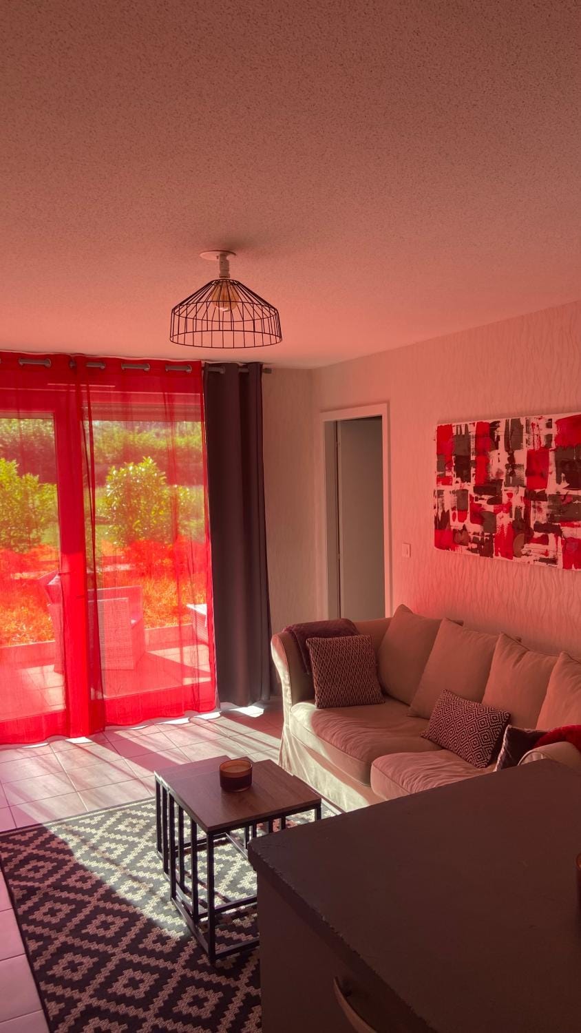 appartement-Rez de jardin, parking privé et Tram Apartment in Strasbourg