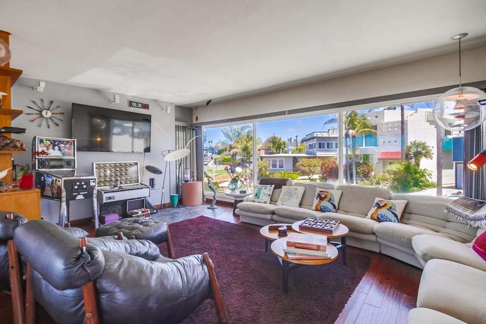 The Jetson House House in Pacific Beach