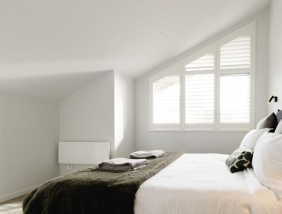 Luxe 3BR, 2Bath Townhouse w Private Garage in CBD Apartment in Wellington