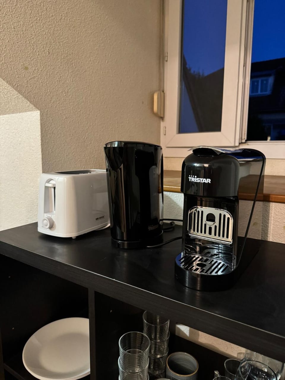 Coffee/tea facilities, toaster