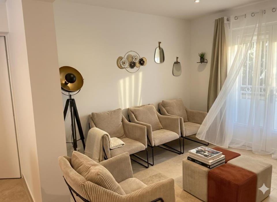 Villa Lady Rose - 7 Suites Privatives & Climatisées - Proche Nîmes House in Nimes