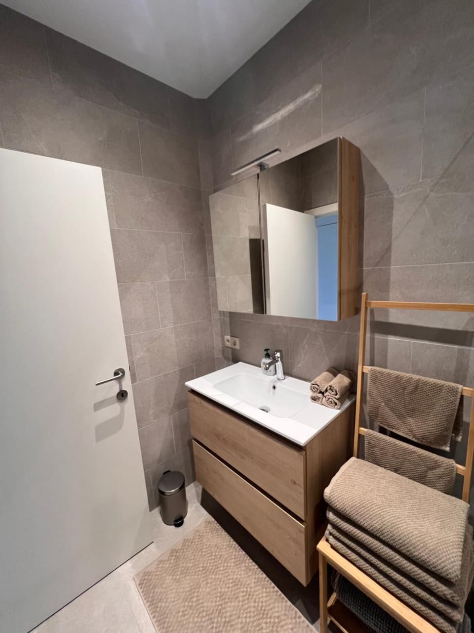 Cozy Feels, Central Vibes Apartment in Antwerp