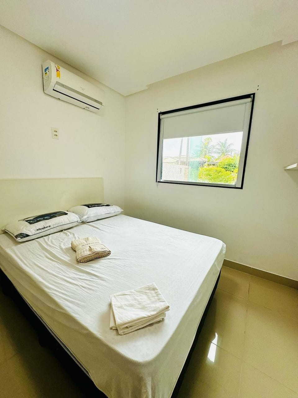 Bed, Photo of the whole room, Bedroom, towels, air conditioner