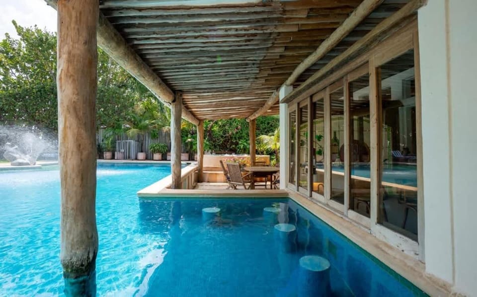 Villa Castillo- Stunning Lagoon Front Villa Villa in Cancun