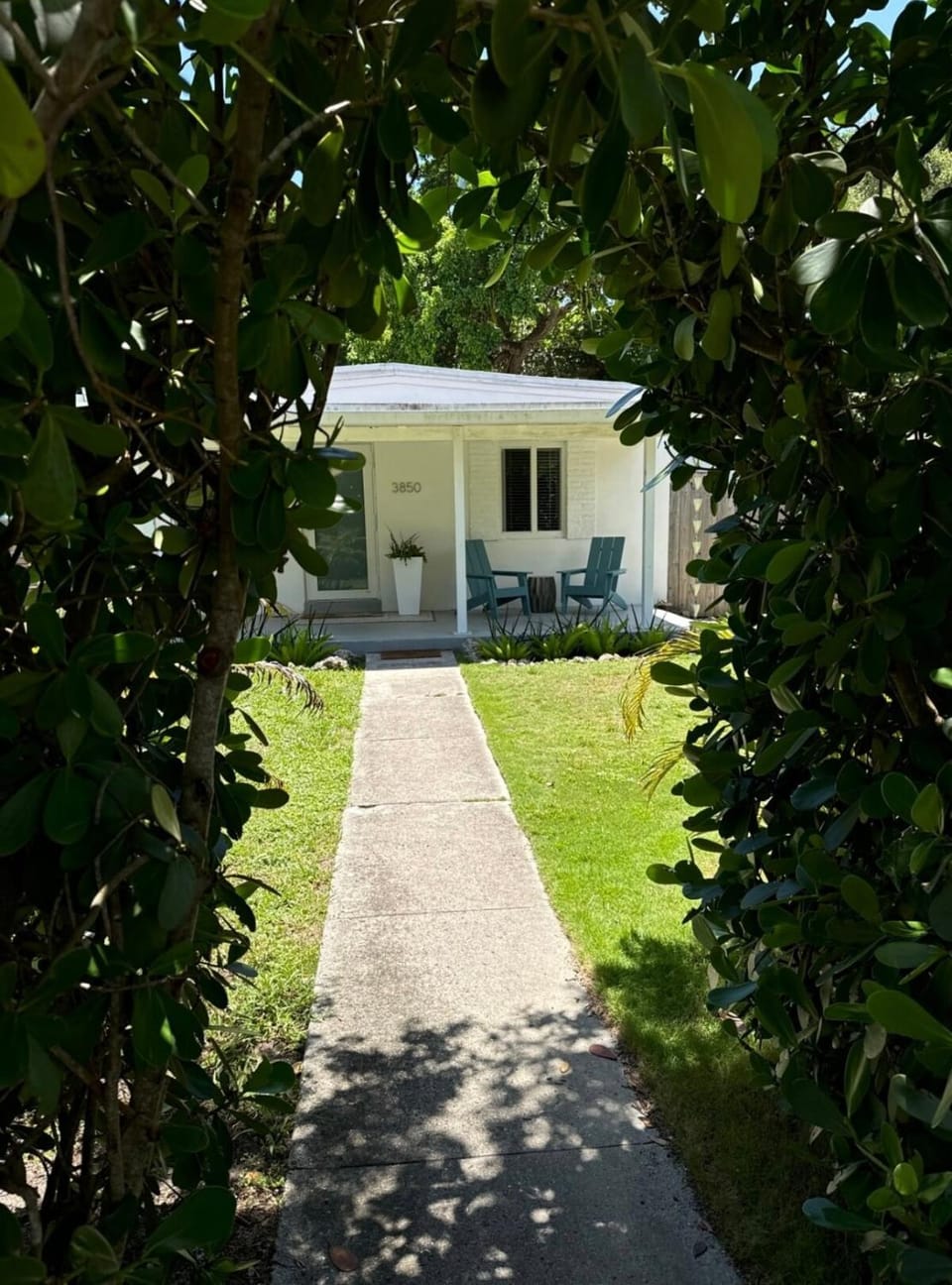 Avocado House A Coconut Grove Bungalow House in Coconut Grove