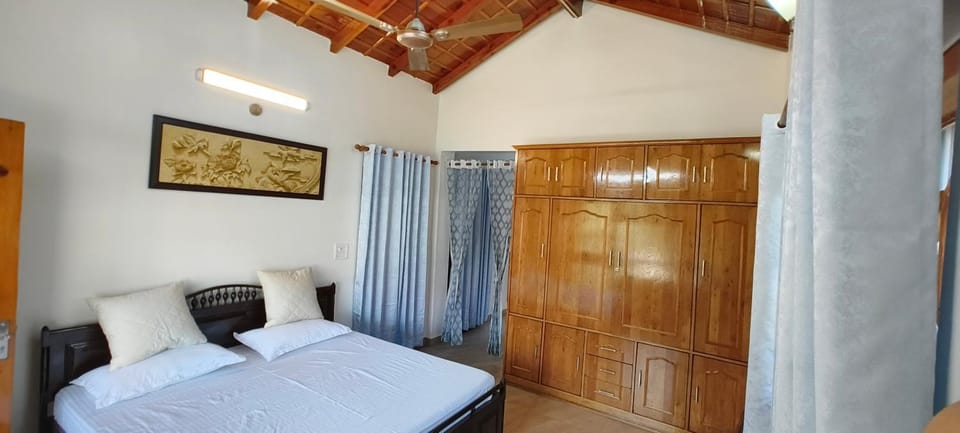 Bed, Photo of the whole room, Bedroom, wardrobe