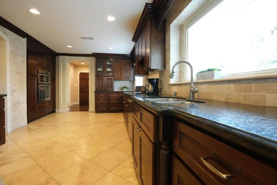Coffee/tea facilities, Kitchen or kitchenette, kitchen