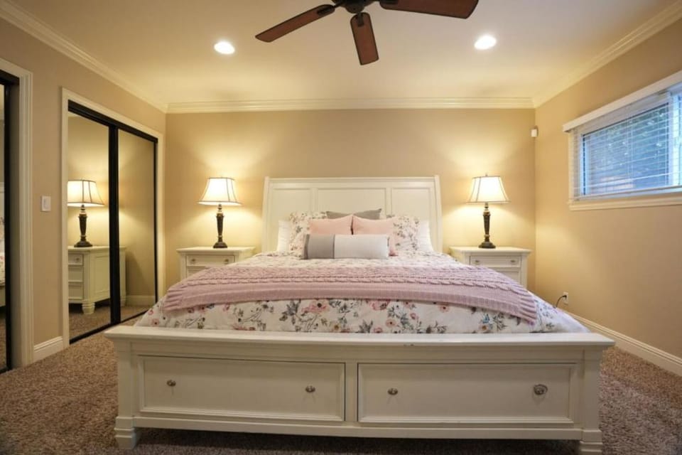 Bed, Bedroom