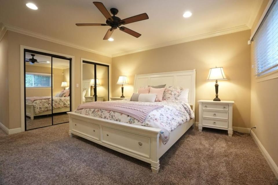 Bed, Bedroom