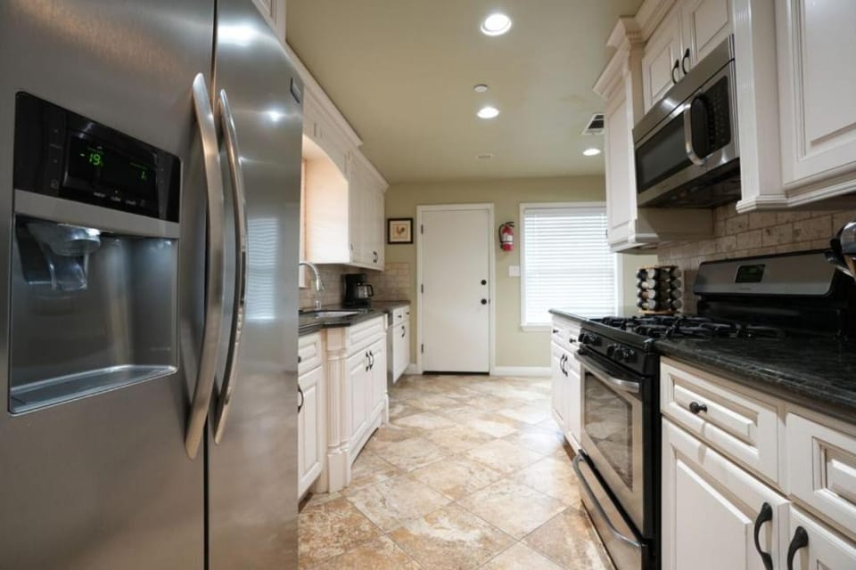 Kitchen or kitchenette, kitchen