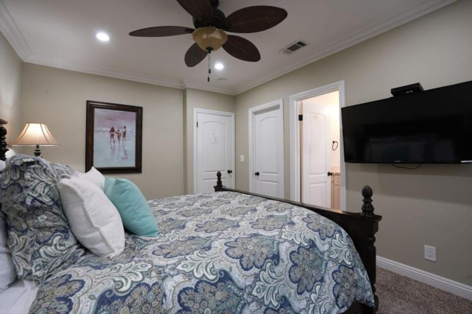 Bed, Bedroom