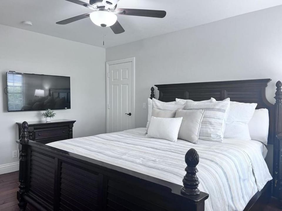 Bed, Bedroom