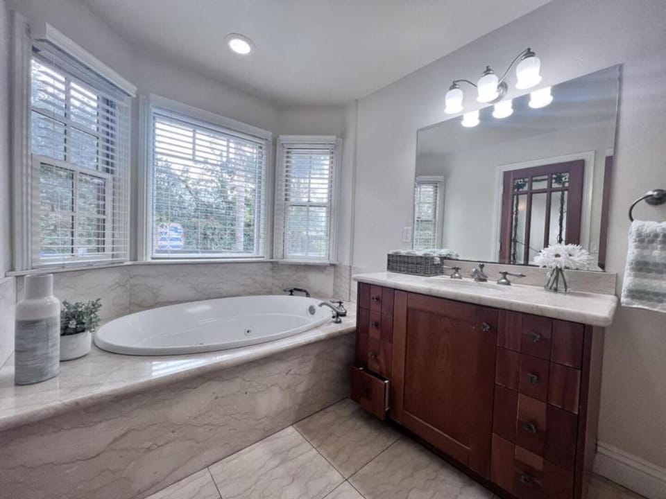 Bathroom, Bath