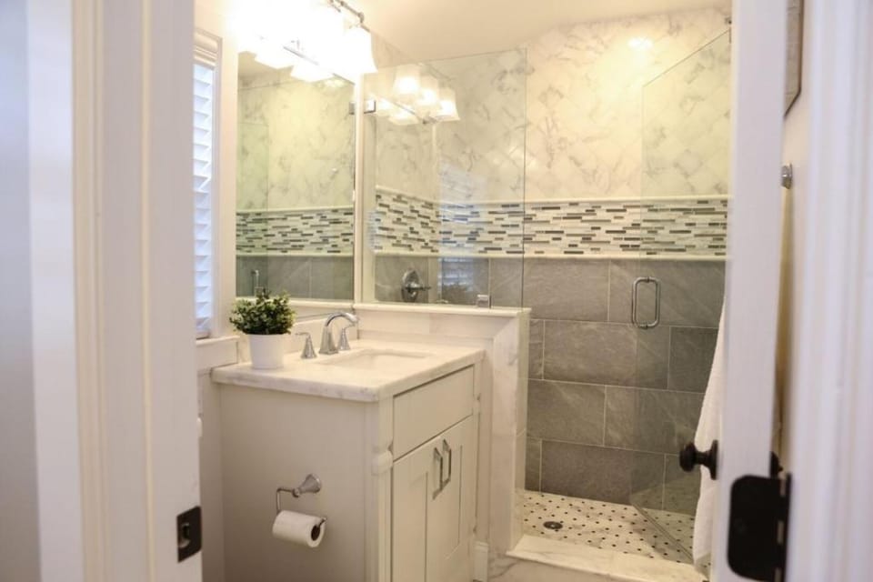 Bathroom, Bath