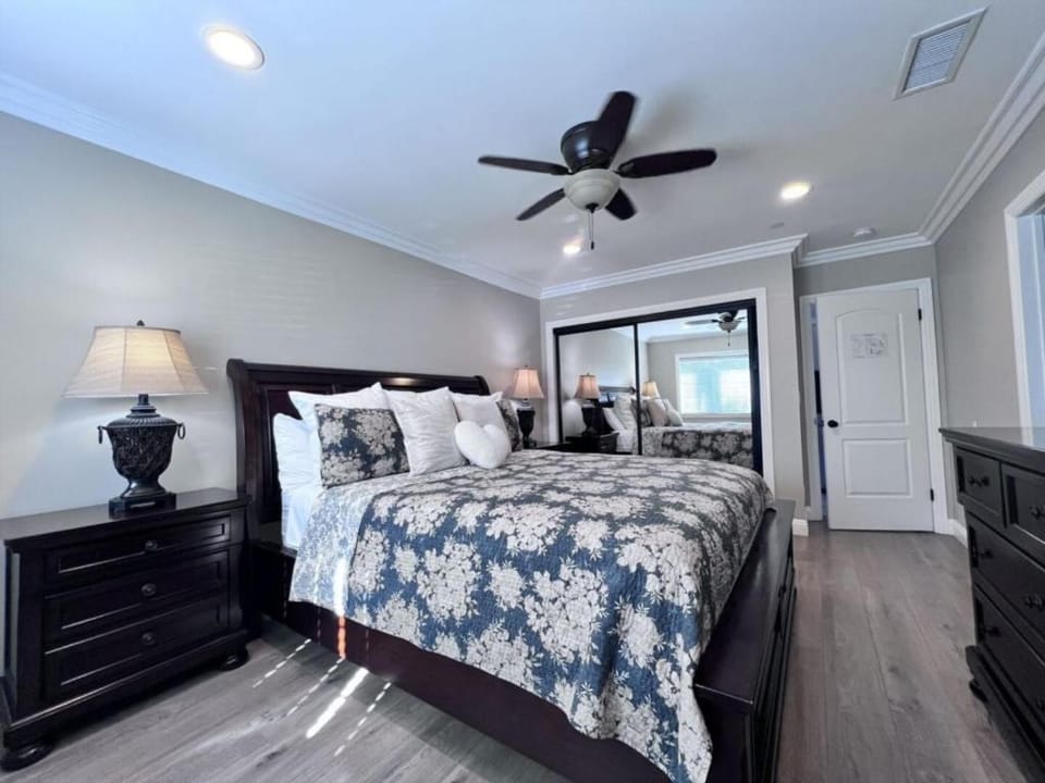 Bed, Bedroom
