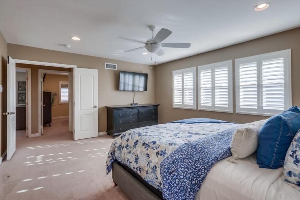 Bed, Bedroom