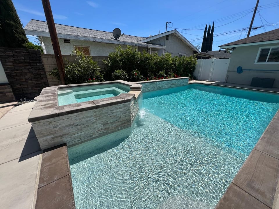Beautiful Remodel 3 Bedroom 2 bathroom Home with Pool & Jacuzzi House in Fullerton