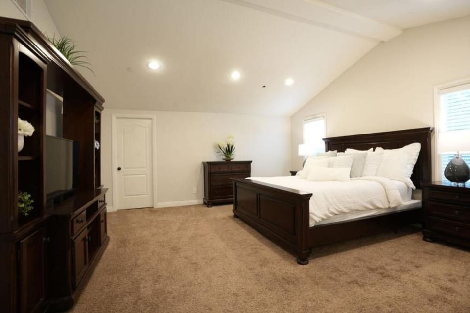 Bed, Bedroom