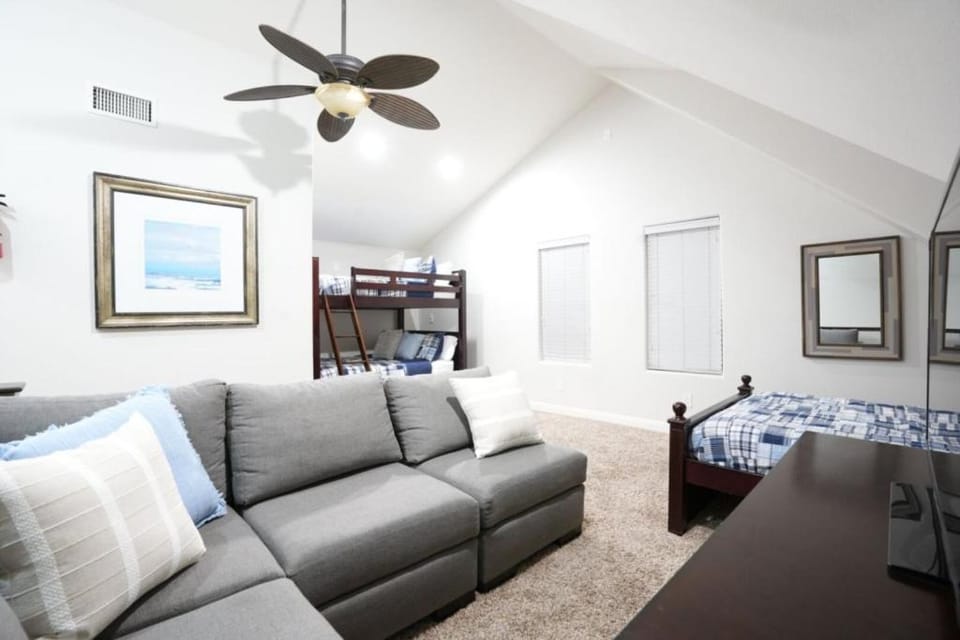 Bed, Living room, Seating area, bunk bed
