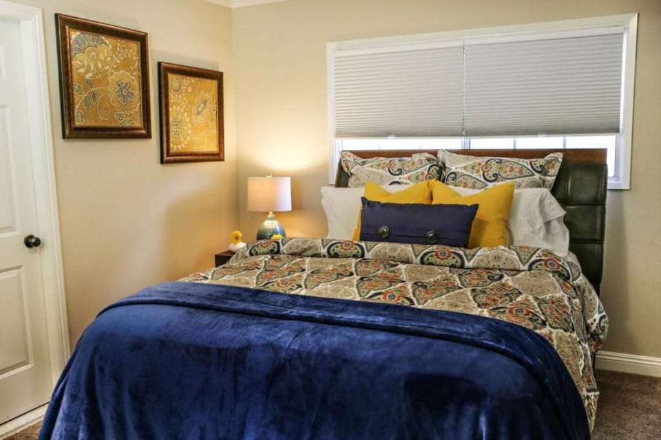 Bed, Bedroom