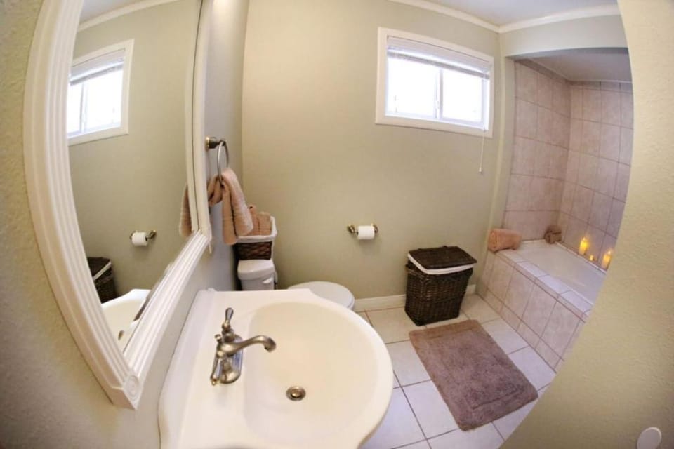 Bathroom, Bath