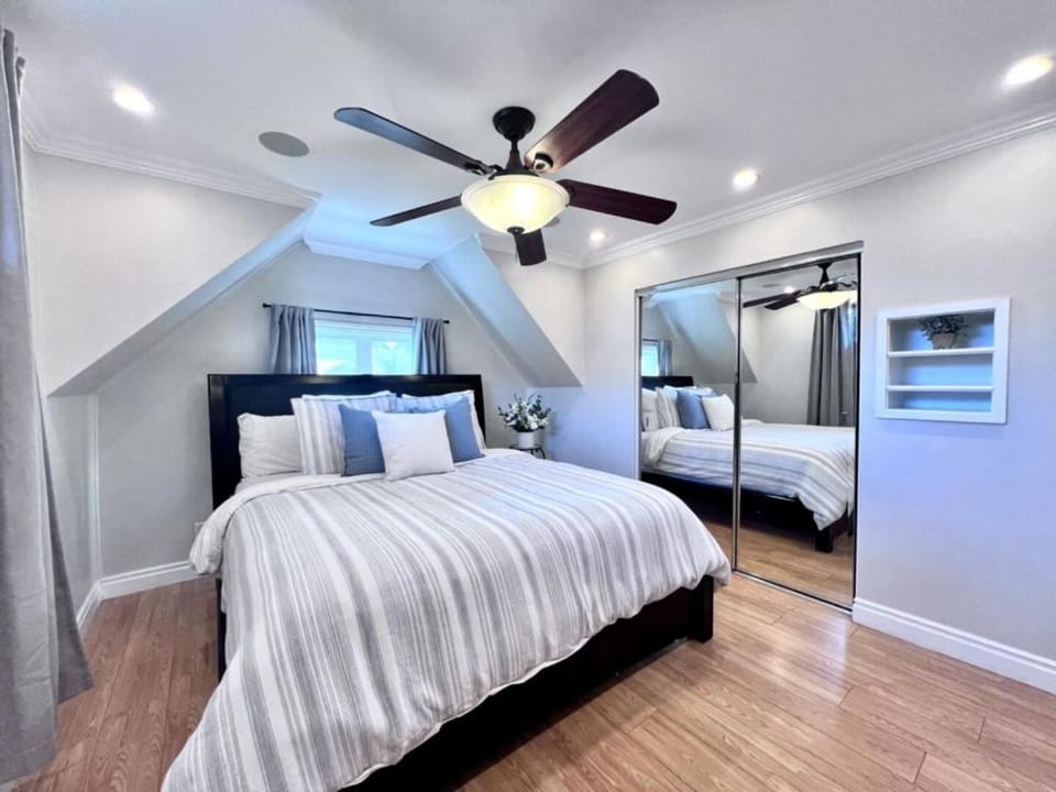 Bed, Bedroom