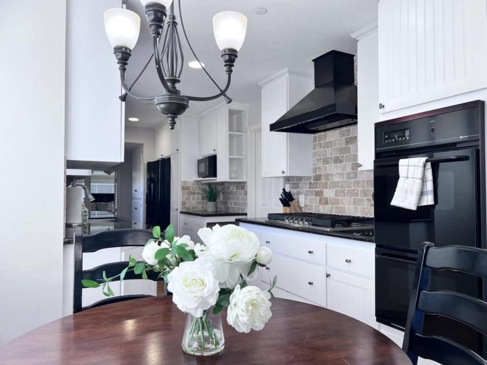 Kitchen or kitchenette, kitchen